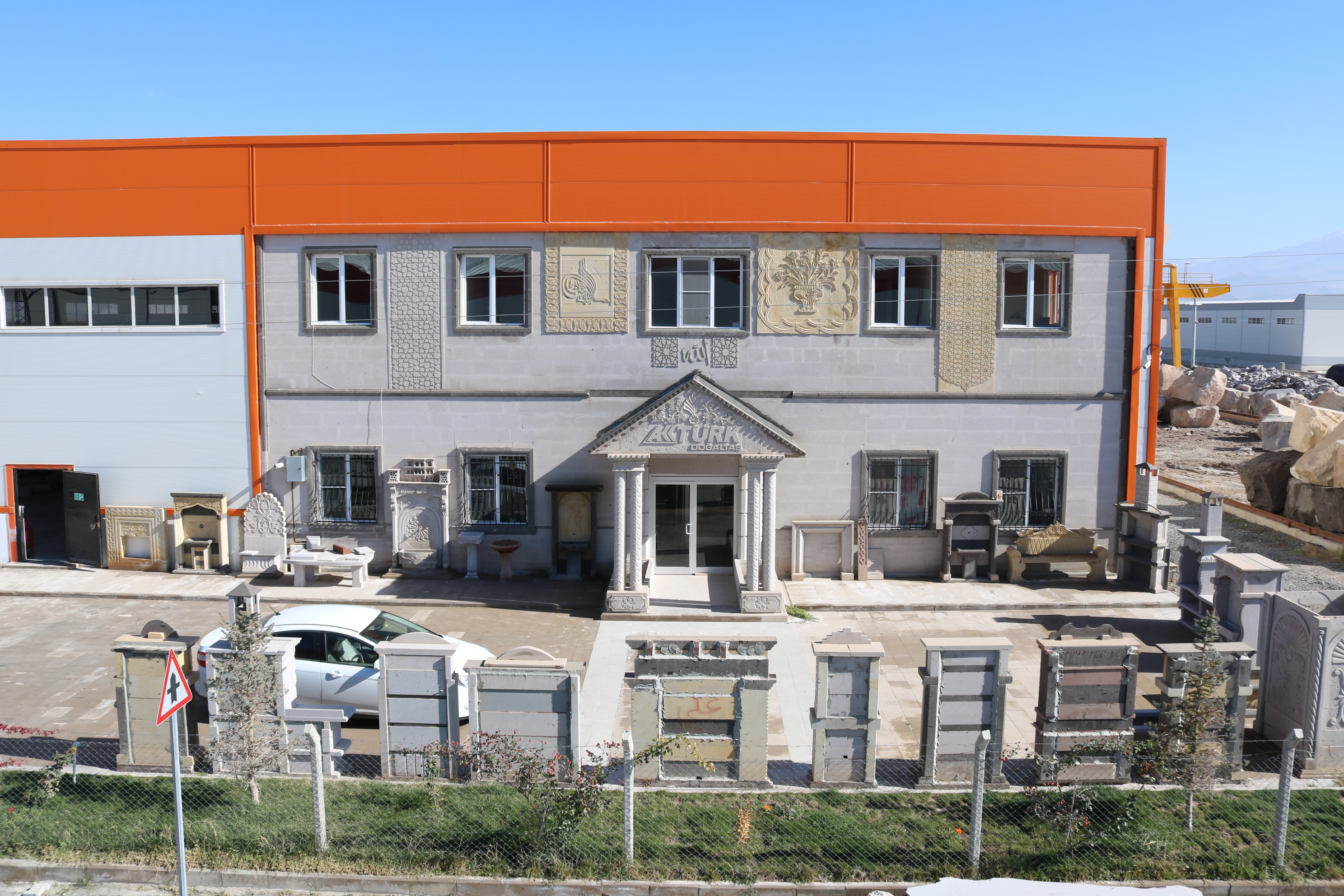 Taş üzerine yazı ve motif işleme