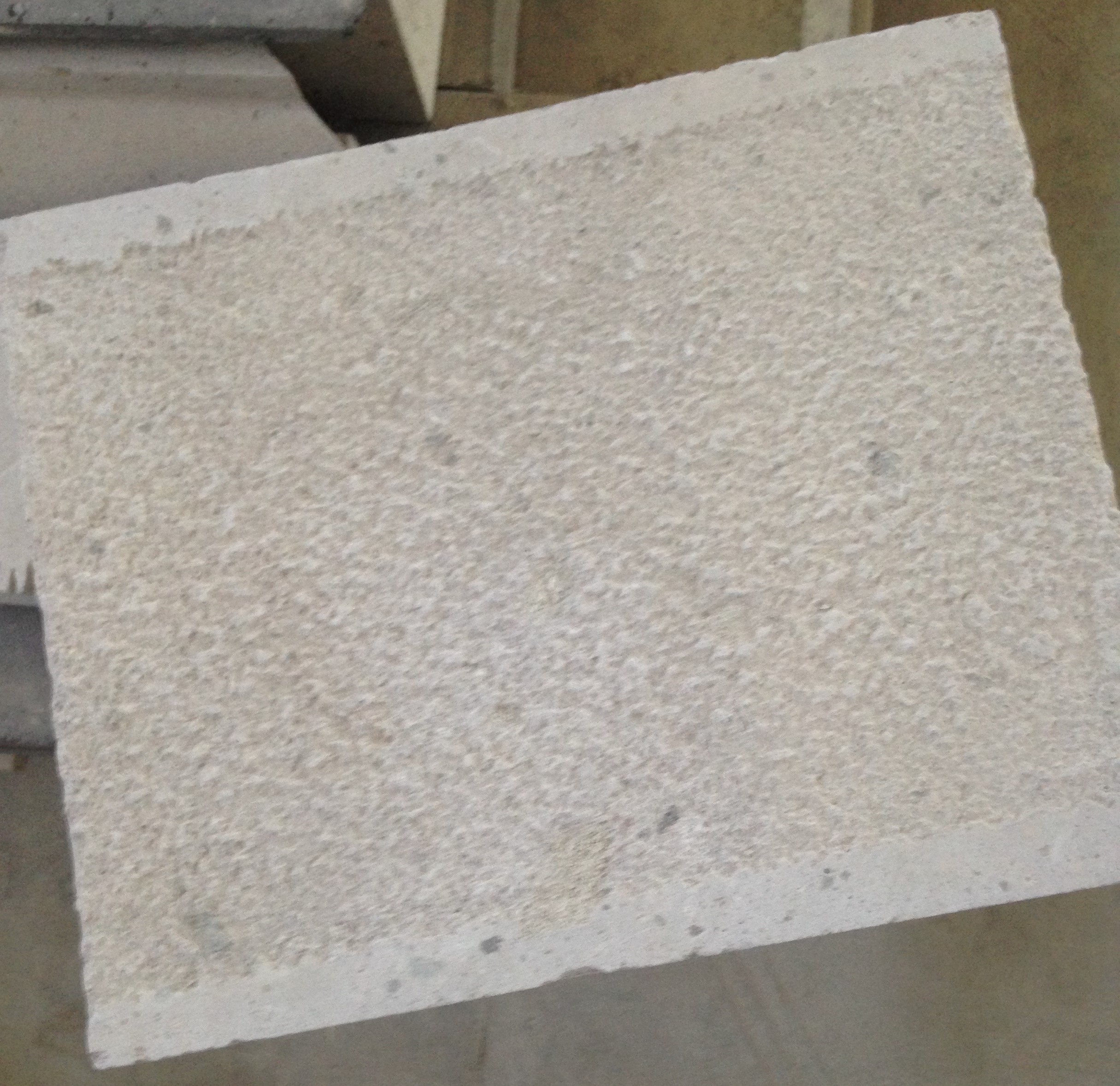 Serrated wall covering